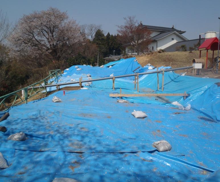 亀裂計測装置の写真 亀裂計測装置の写真