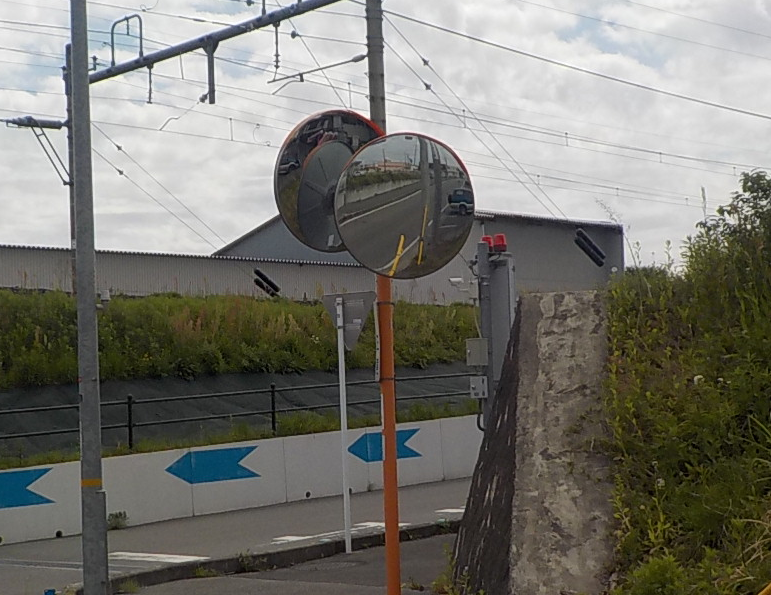 カーブミラー カーブミラー