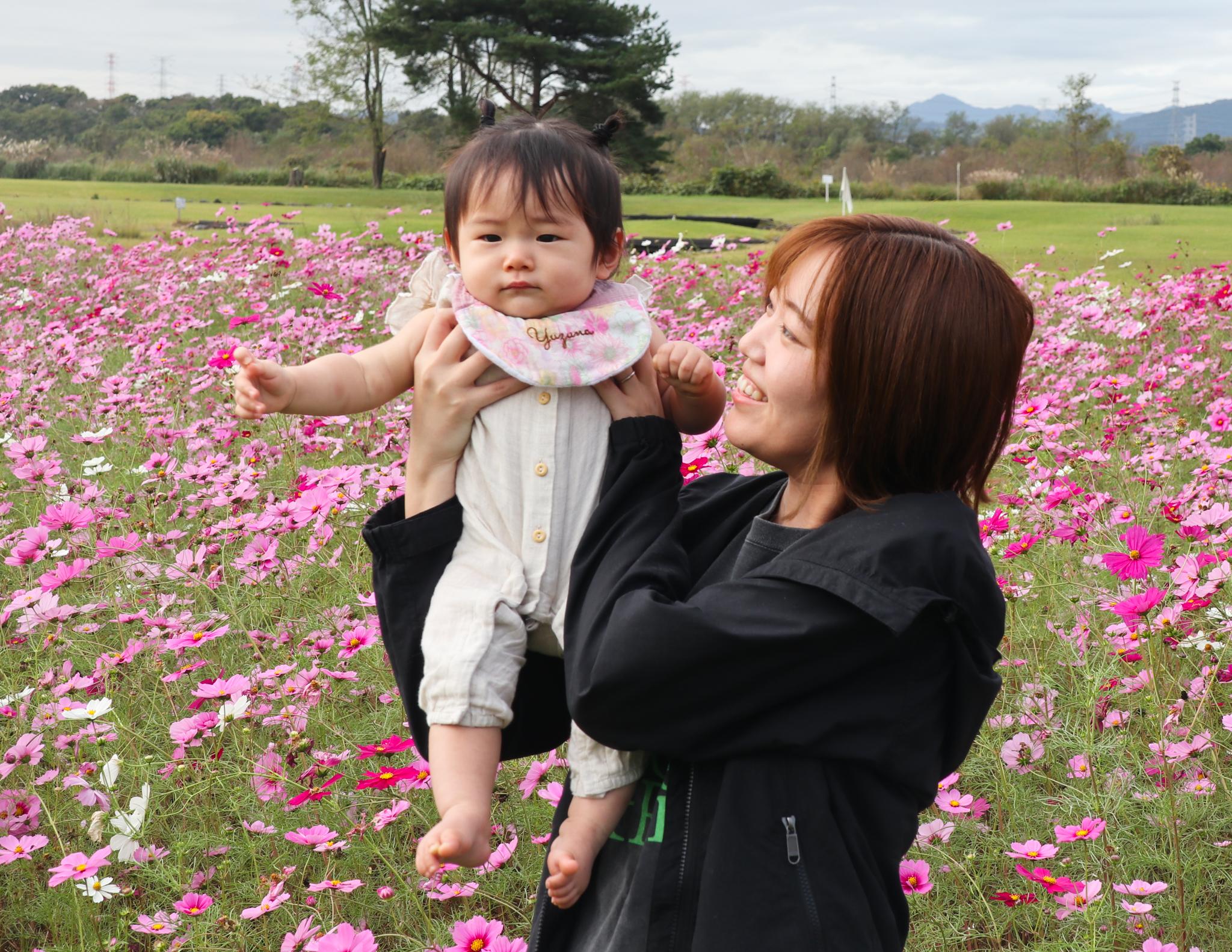 お母さんと赤ちゃんの写真（4）