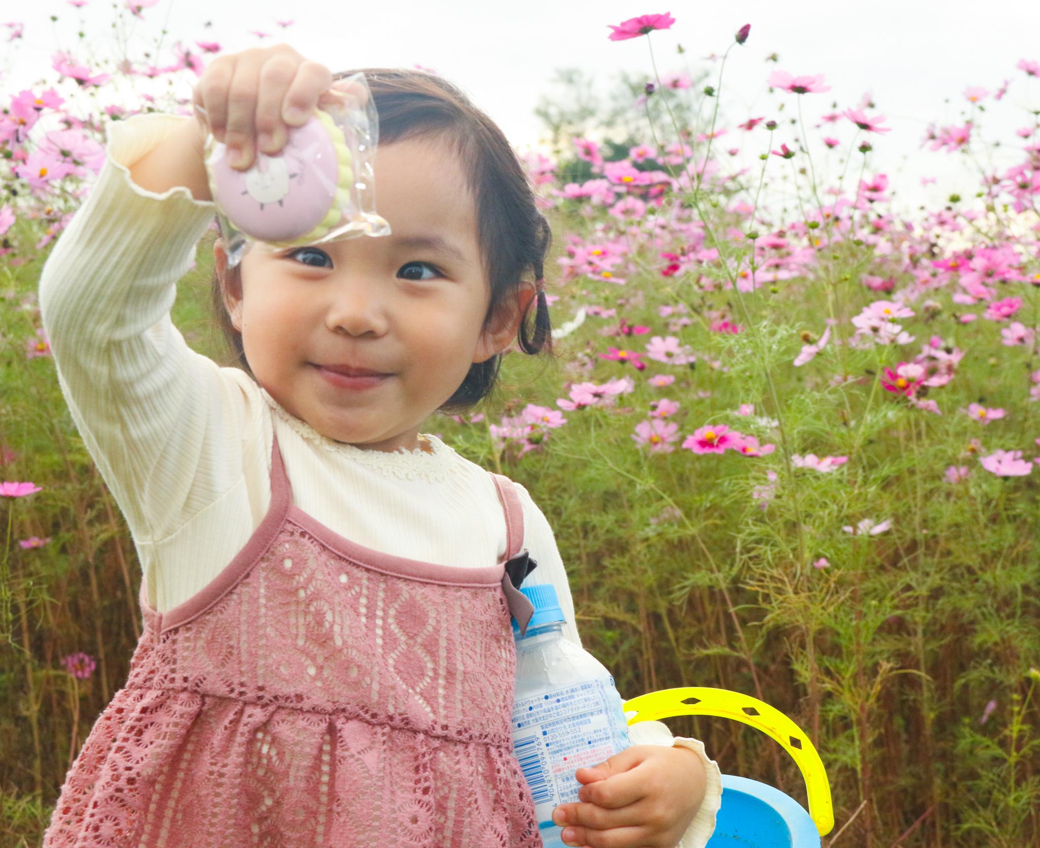マカロンふせんを持った女の子の写真（20）