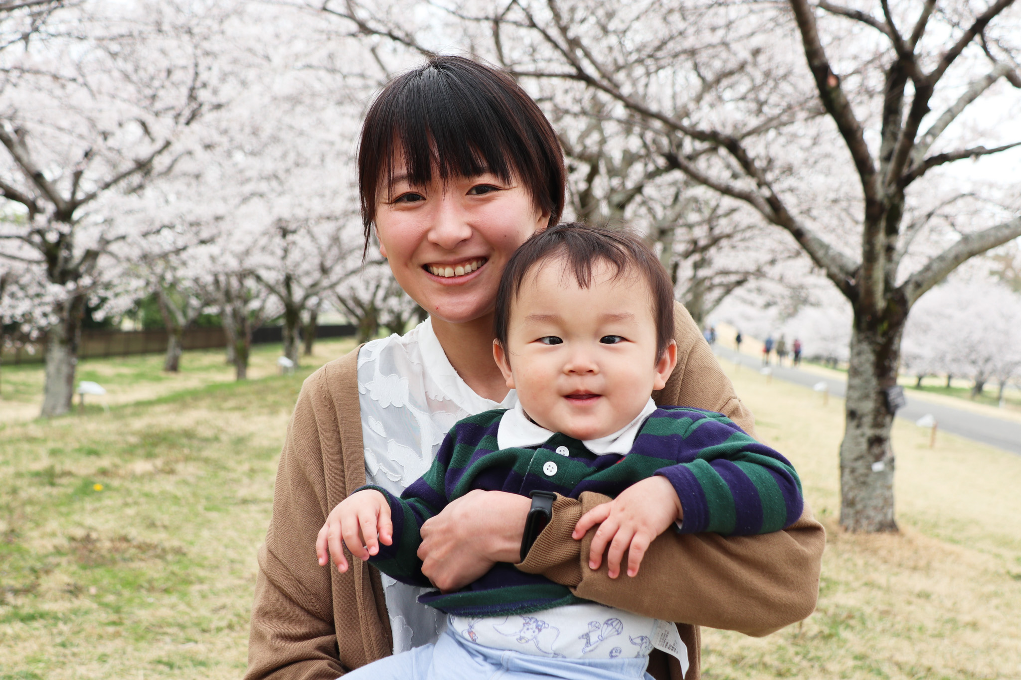 女性と子どもの写真4