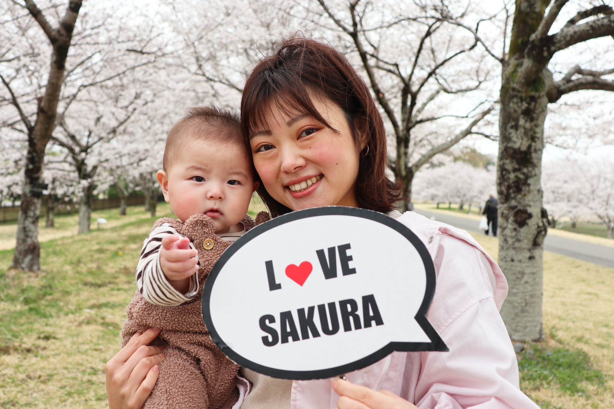 女性と子どもの写真8