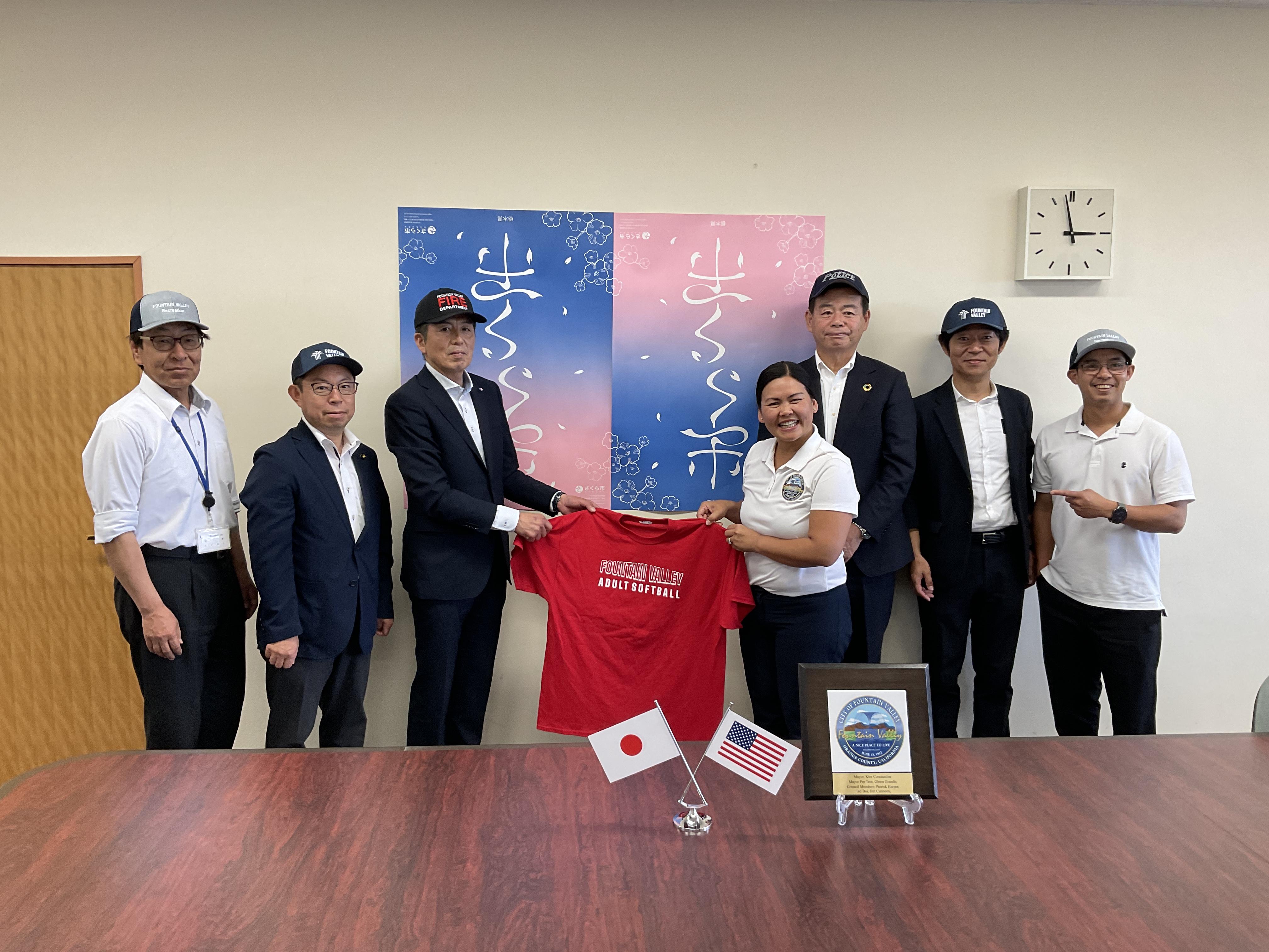 ファウンテンバレー市の表敬訪問の写真