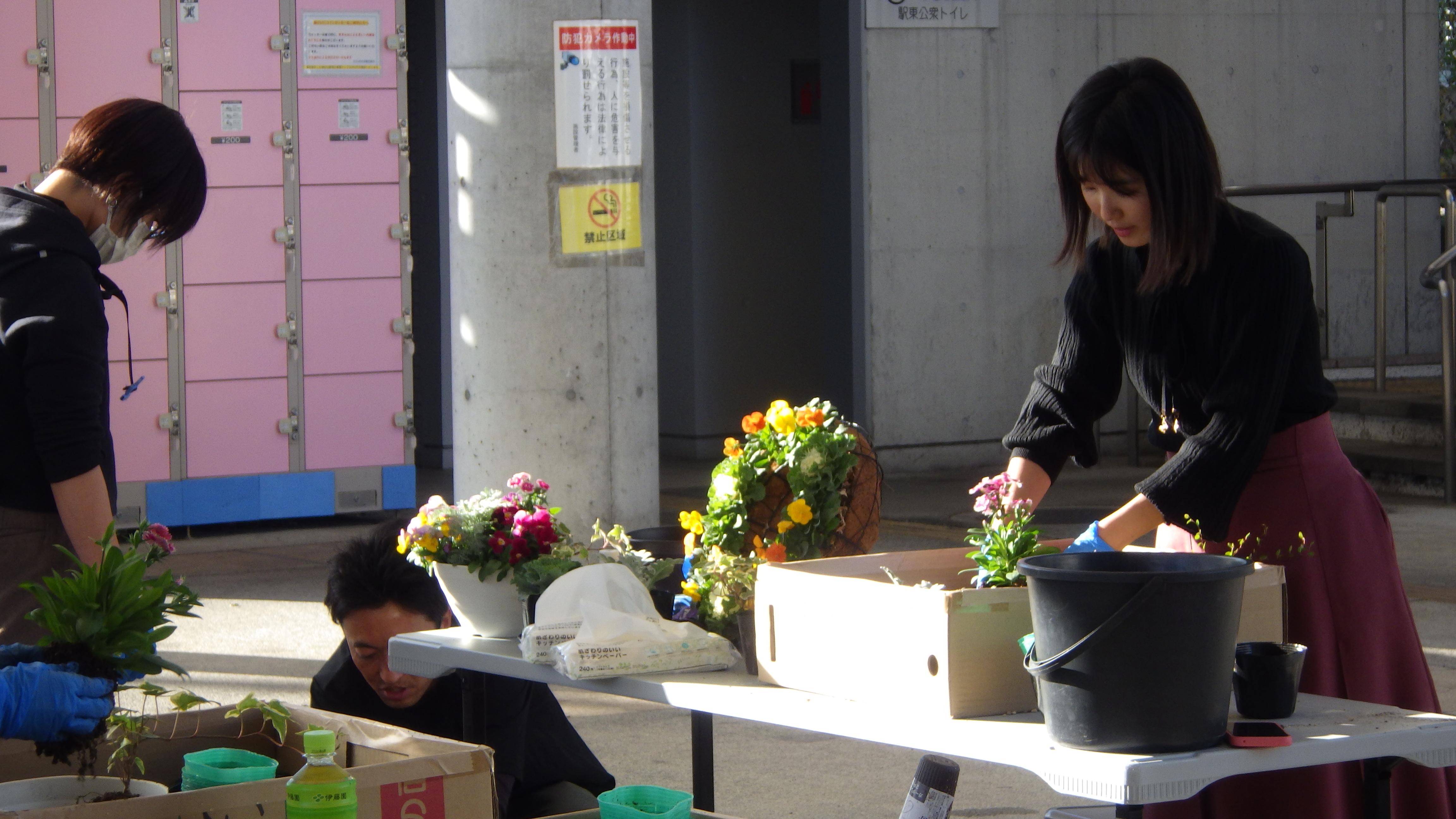 フラワーリース作成中 フラワーリース作成中