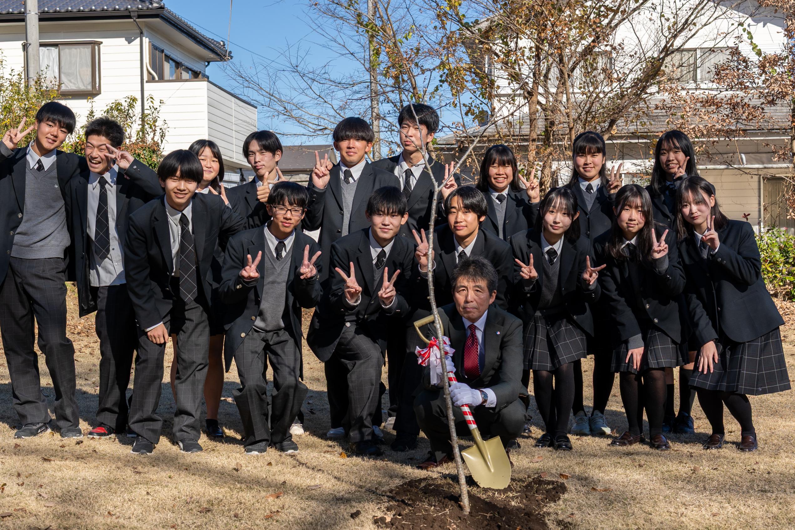 さくら清修高校生が市長と意見交換・桜の記念植樹を行いました