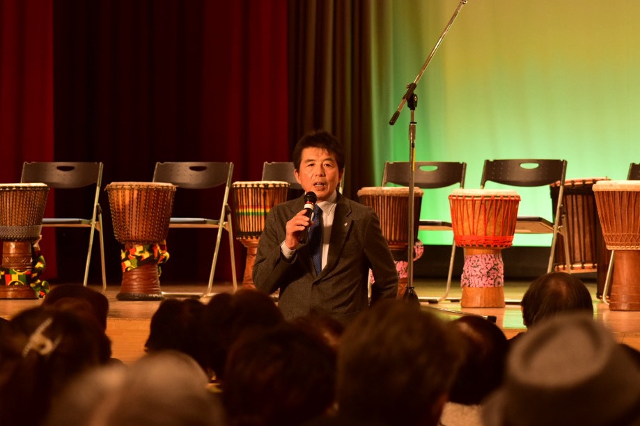 太鼓フェスティバルでの市長挨拶の様子