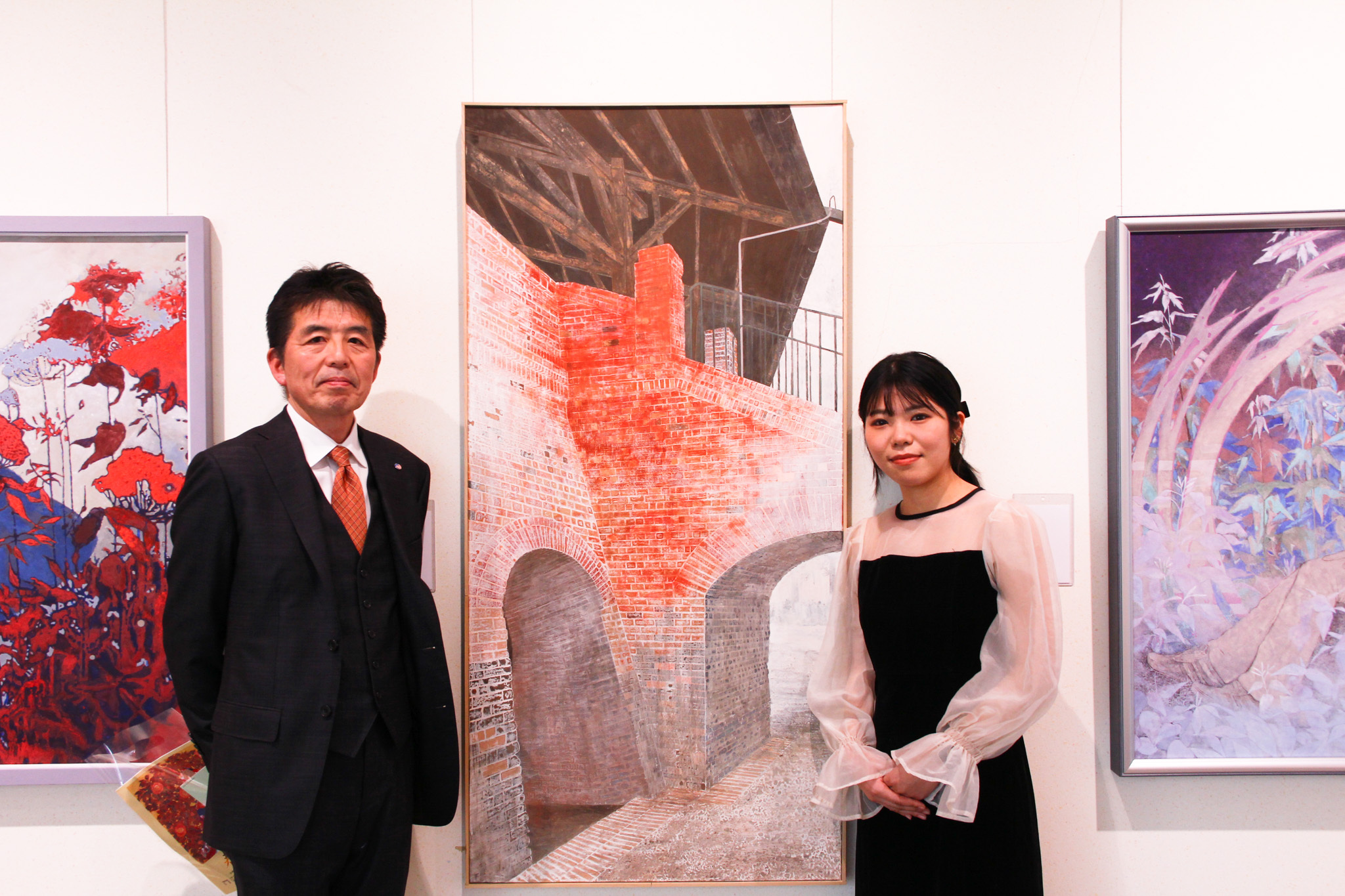 春の院展開幕式での市長と小林明日香さんの写真